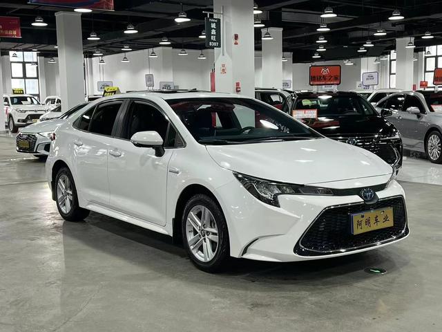 Toyota Corolla 2022, фото 3