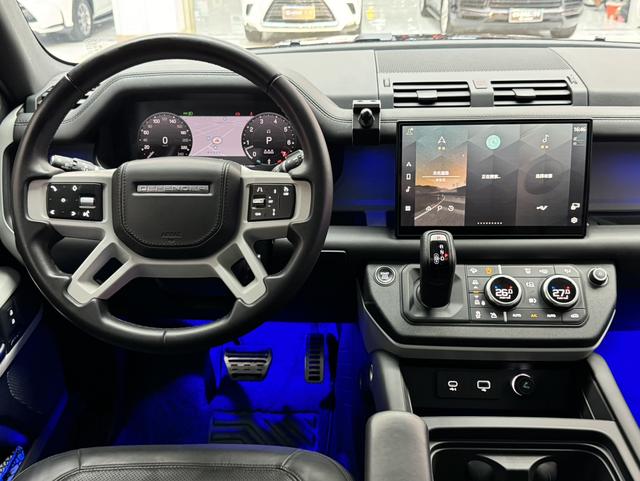 Land Rover Defender 2023, фото 14