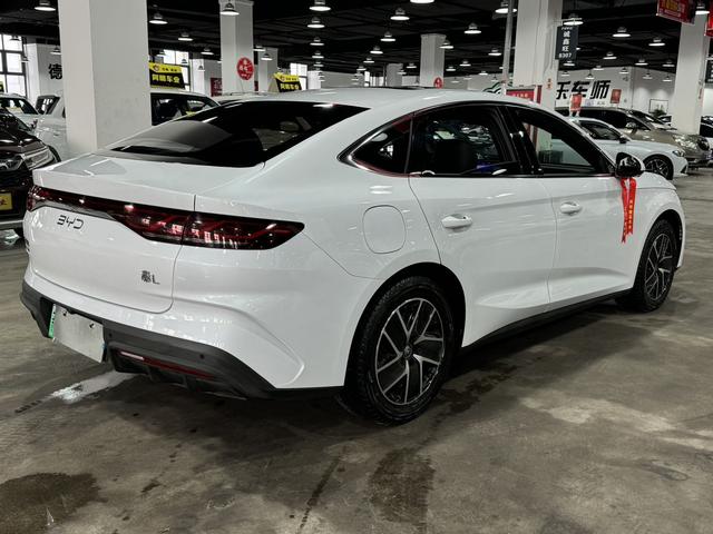 BYD Qin L DM 2024, фото 9