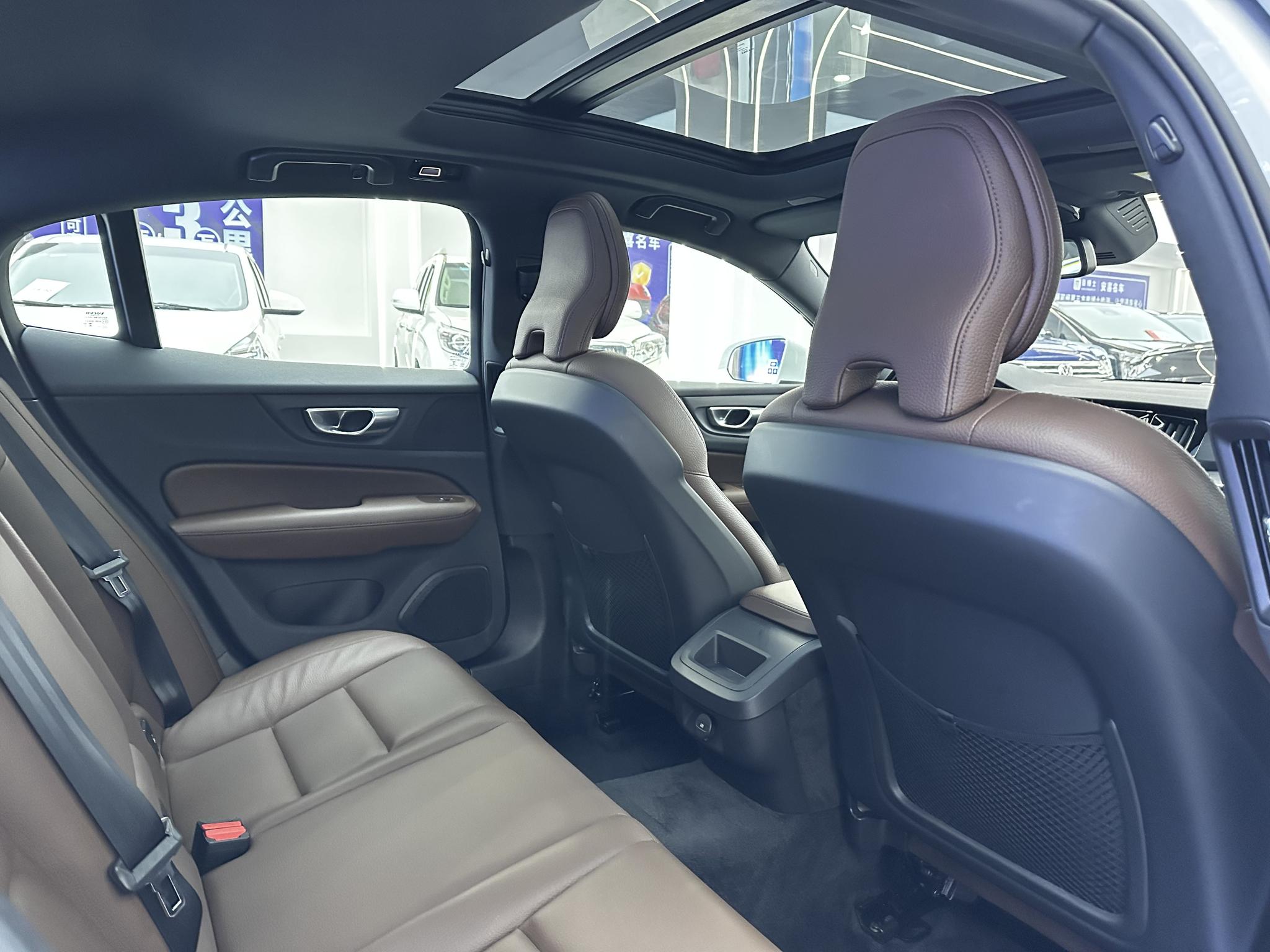 Volvo S60 2023, фото 14