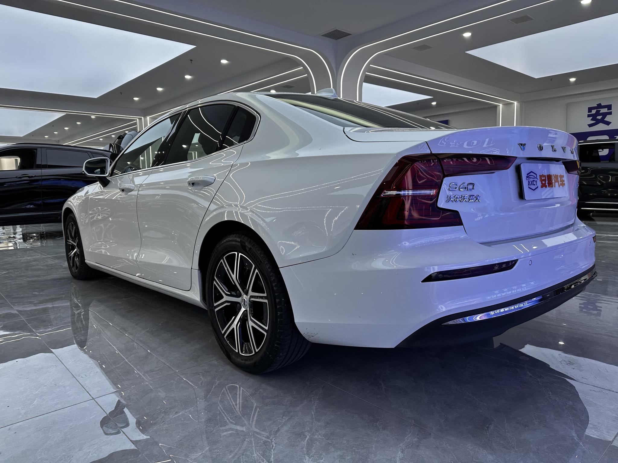 Volvo S60 2023, фото 16