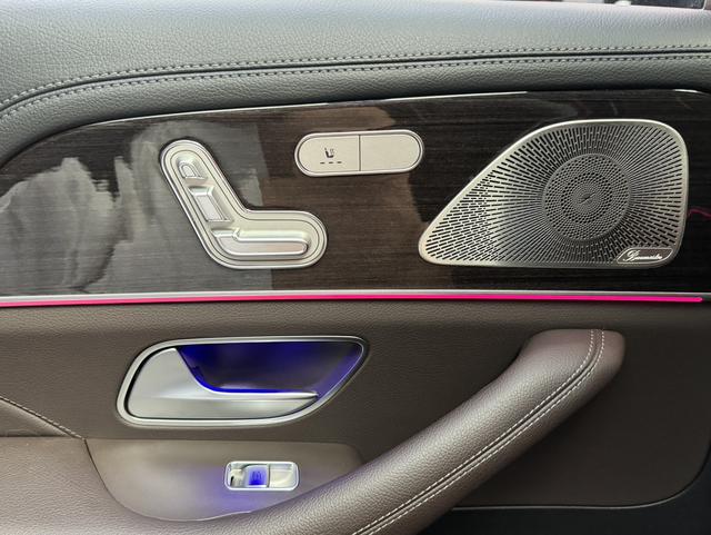 Mercedes-Benz GLS 2023, фото 15