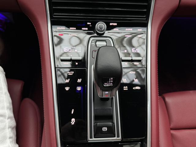Porsche Panamera 2023, фото 13