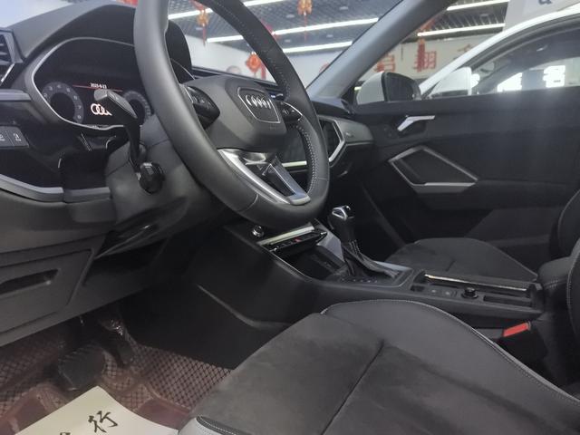 Audi Q3 2021, фото 3