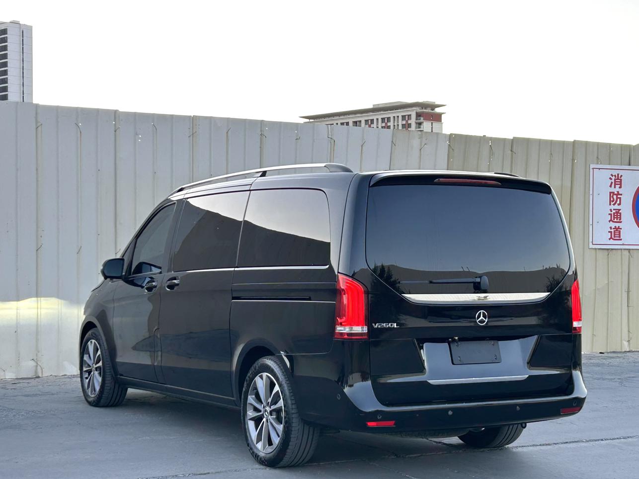 Mercedes-Benz V-Class 2022, фото 10