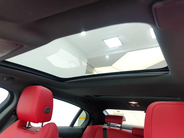 Jaguar XEL 2024, фото 14