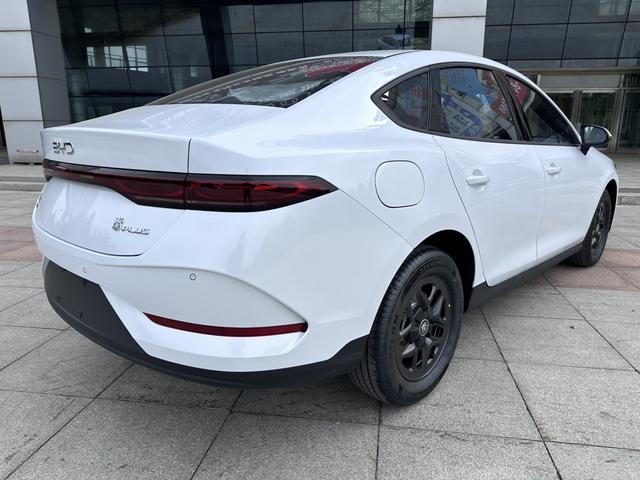 BYD Qin PLUS 2025, фото 6