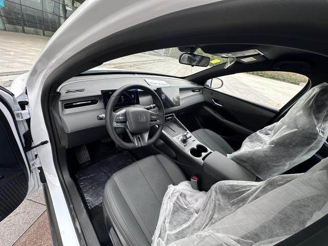 BYD Qin PLUS 2025, фото 8