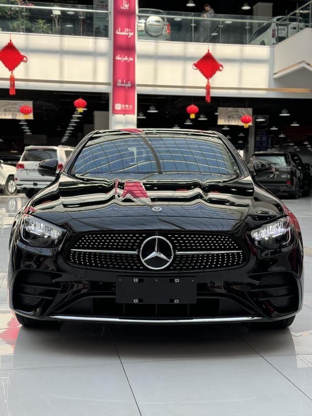 Mercedes-Benz E-Class 2023, фото 2