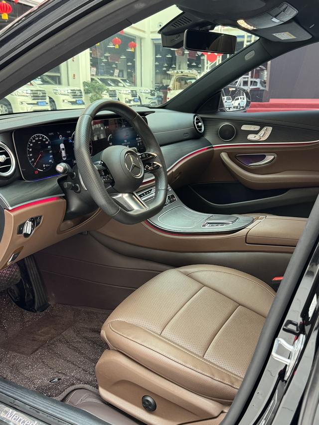 Mercedes-Benz E-Class 2023, фото 4