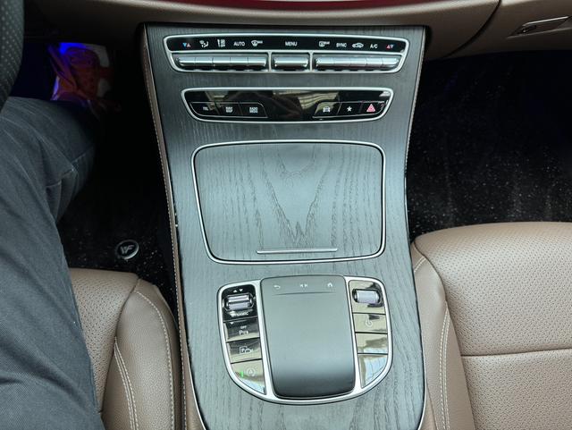 Mercedes-Benz E-Class 2023, фото 9