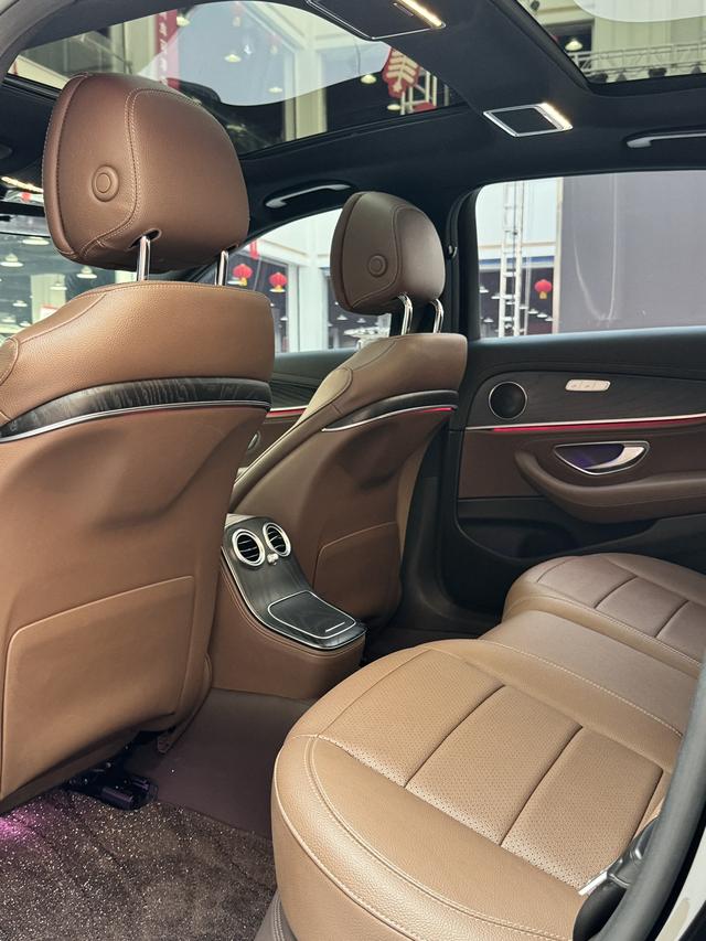 Mercedes-Benz E-Class 2023, фото 10