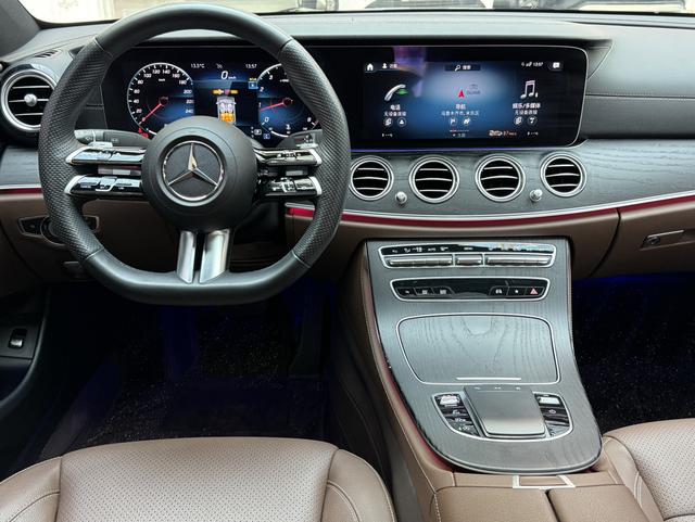Mercedes-Benz E-Class 2023, фото 12