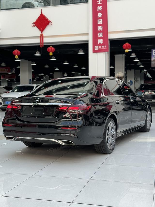 Mercedes-Benz E-Class 2023, фото 13