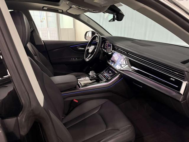 Audi Q8 2023, фото 14