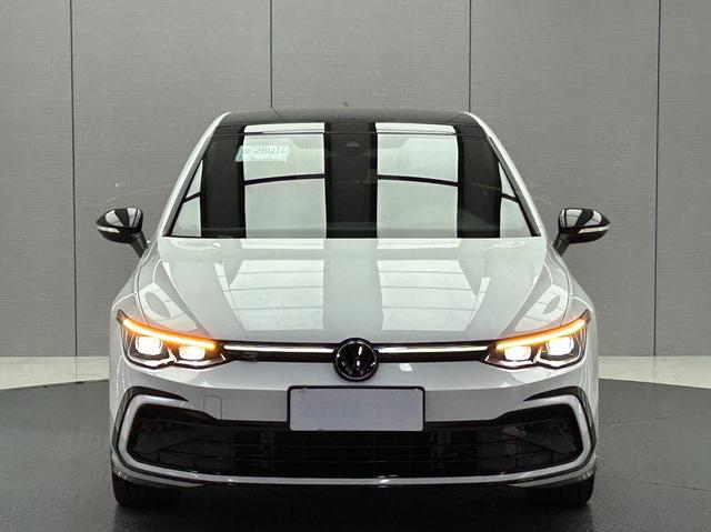 Volkswagen Golf 2023, фото 2