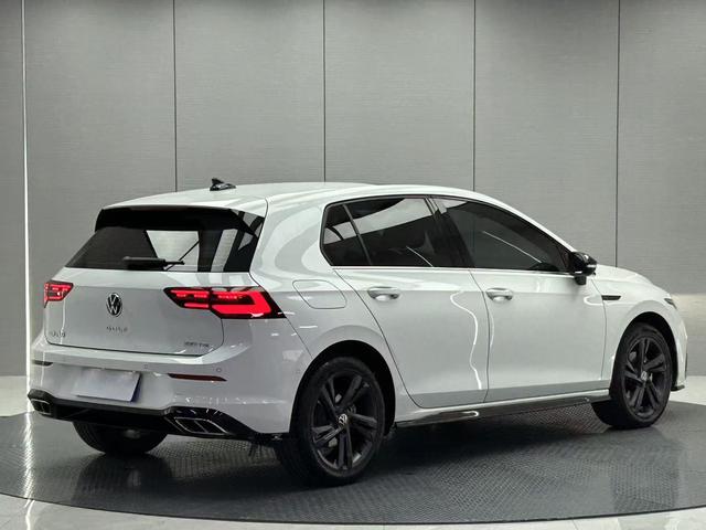 Volkswagen Golf 2023, фото 5