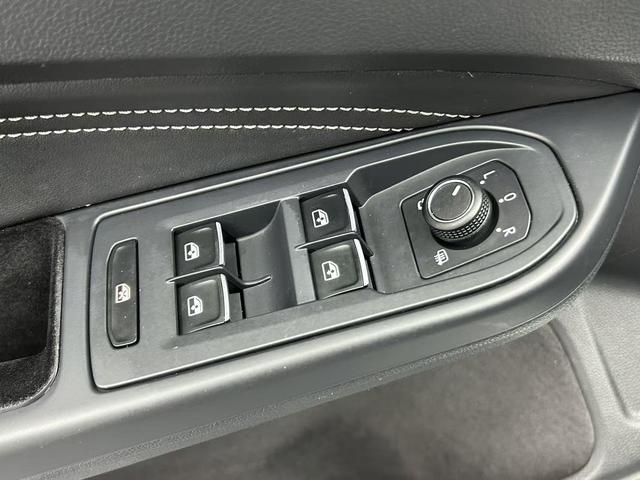 Volkswagen Golf 2023, фото 10