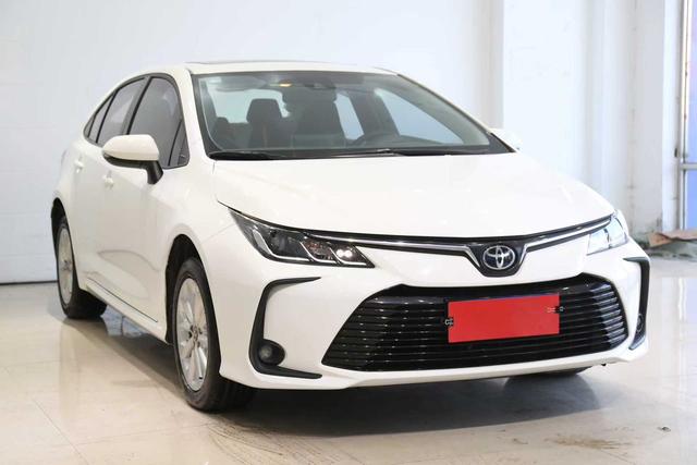 Toyota Corolla 2021, фото 3