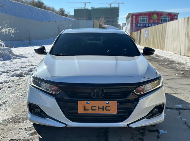 Honda Accord 2022, фото 2