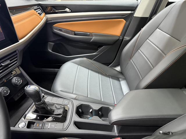 Volkswagen Bora 2023, фото 13
