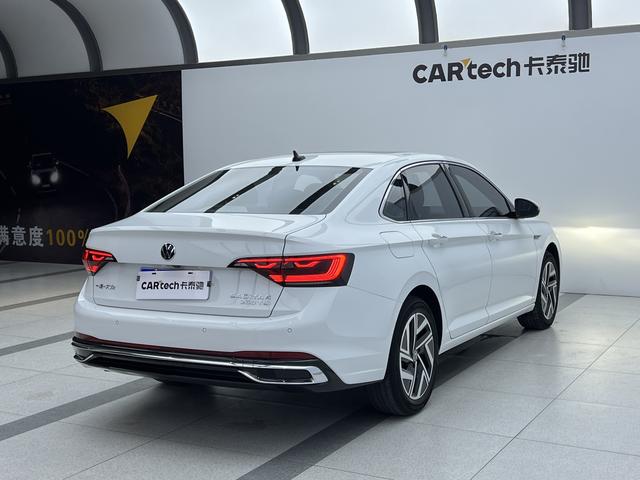 Volkswagen Jetta 2023, фото 3