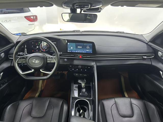 Hyundai Elantra 2022, фото 17