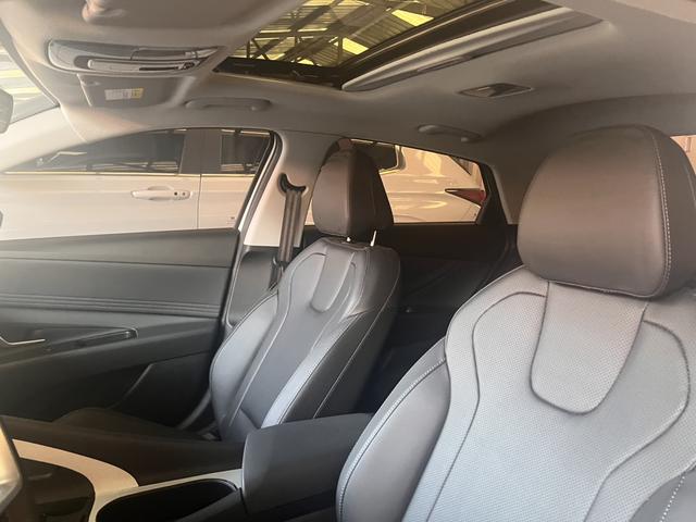 Hyundai Elantra 2023, фото 17