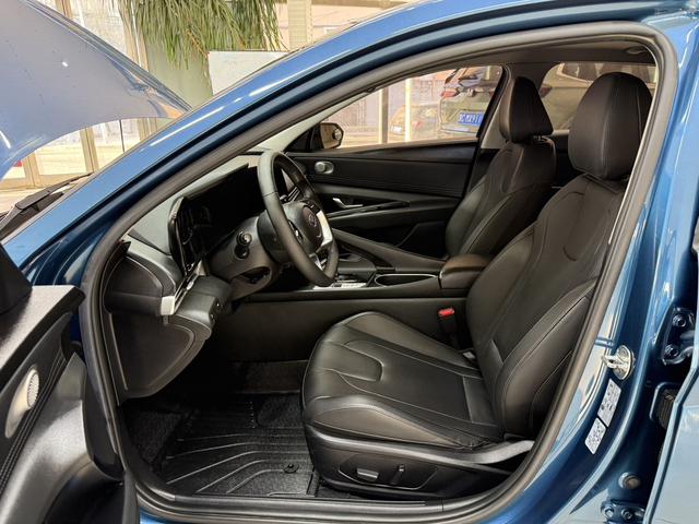 Hyundai Elantra 2022, фото 16
