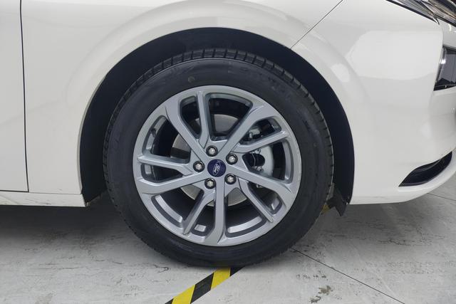 Ford Mondeo 2023, фото 5
