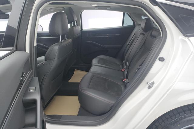 Ford Mondeo 2023, фото 13
