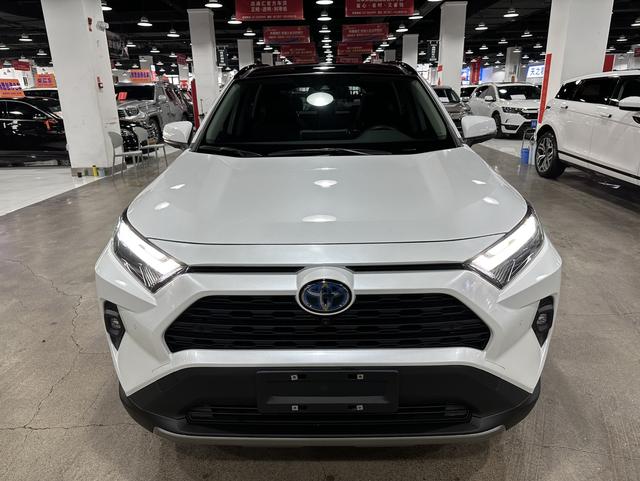 Toyota RAV4 2023, фото 2