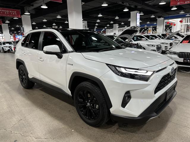 Toyota RAV4 2023, фото 3