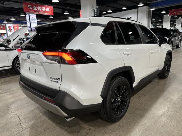 Toyota RAV4 2023, фото 8