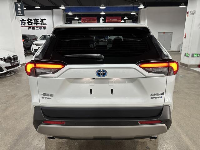 Toyota RAV4 2023, фото 9