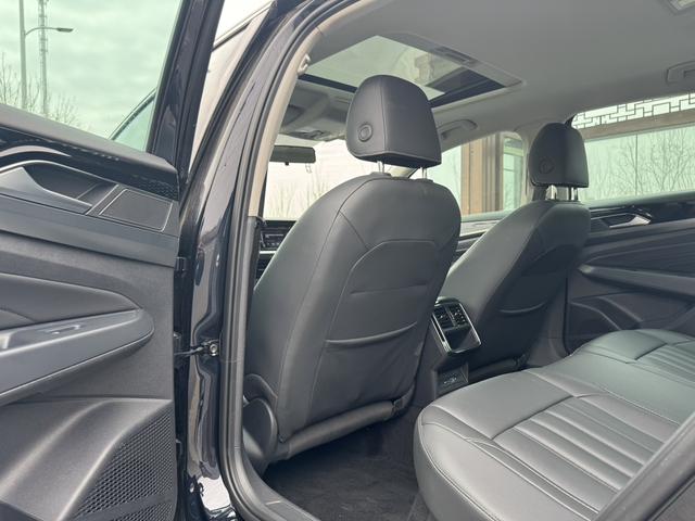 Volkswagen Passat 2022, фото 9