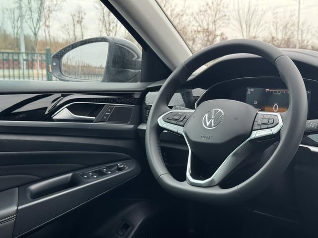 Volkswagen Passat 2022, фото 11