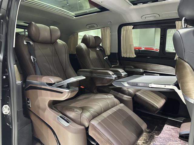 Mercedes-Benz V-Class 2022, фото 17