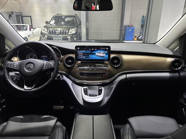 Mercedes-Benz V-Class 2022, фото 19