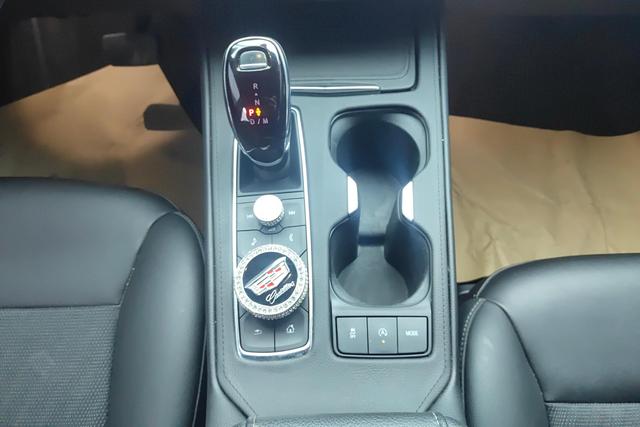 Cadillac XT4 2022, фото 16