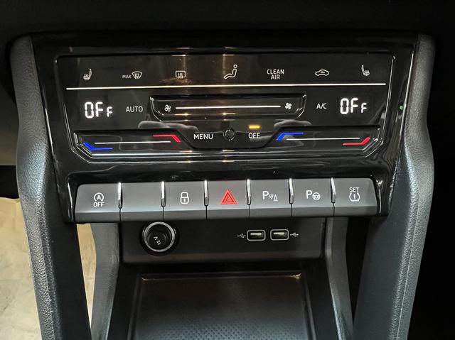 Skoda Karoq 2023, фото 11