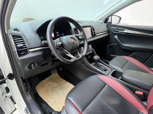 Skoda Karoq 2023, фото 13
