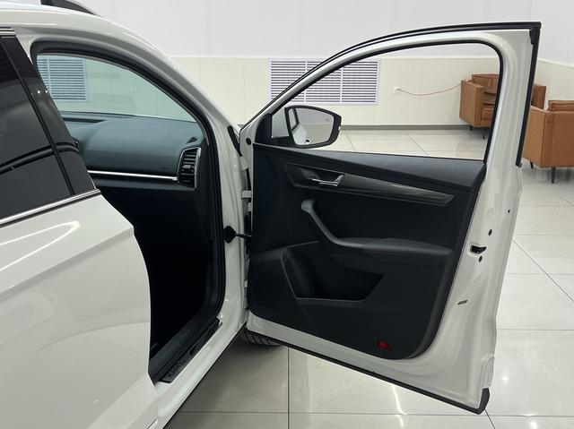 Skoda Karoq 2023, фото 16