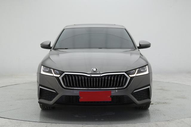 Skoda Octavia 2022, фото 2