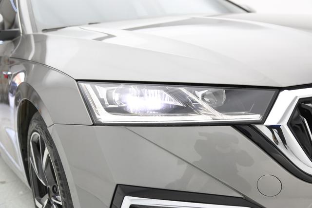 Skoda Octavia 2022, фото 8