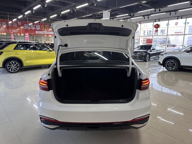Volkswagen Lavida 2023, фото 17
