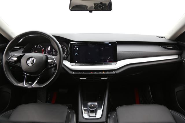 Skoda Octavia 2022, фото 12