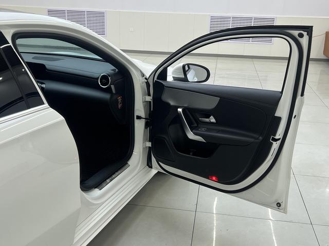 Mercedes-Benz A-Class 2022, фото 16