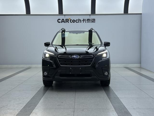 Subaru Forester 2022, фото 2