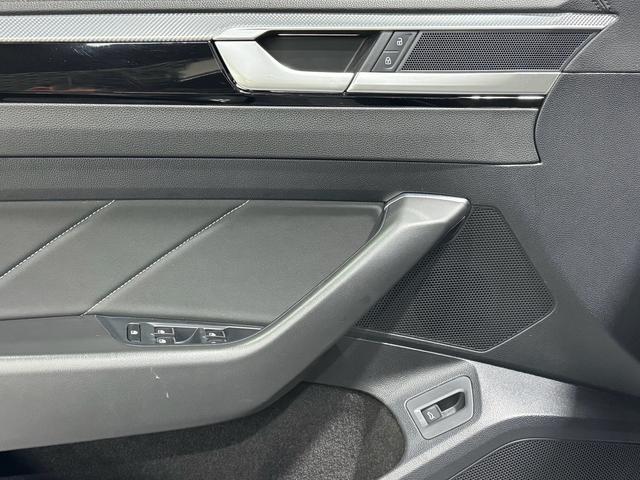 Volkswagen CC 2023, фото 17